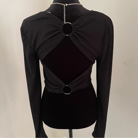 Black long sleeve cut out top - Picture 2 of 4
